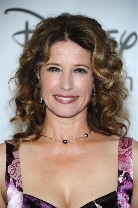 Nancy Travis